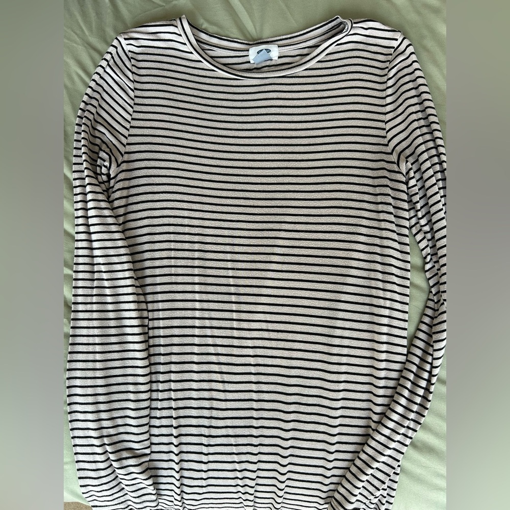 Old Navy Black and White Striped Long Sleeve Tee